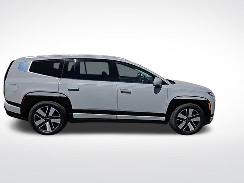 New 2026 Hyundai Ioniq 9 SEL image 3