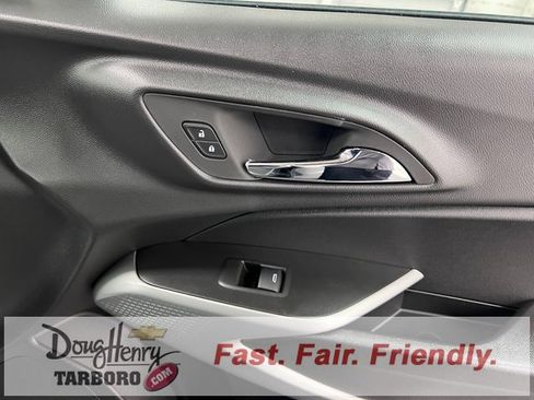 New 2026 Chevrolet Trax RS w/ Sunroof Package image 37