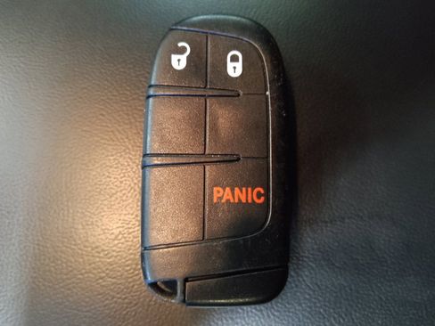 Used 2017 Jeep Grand Cherokee Laredo w/ Quick Order Package 2BE image 32