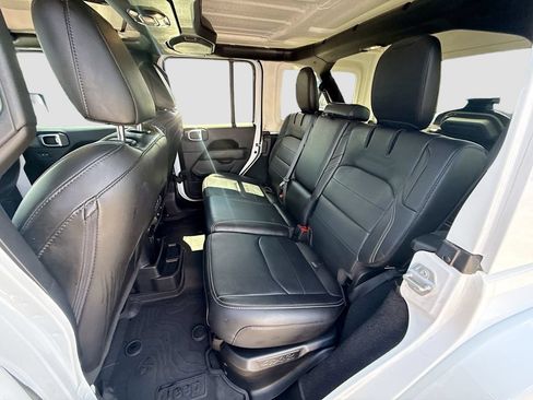 Used 2022 Jeep Wrangler Unlimited Sahara w/ Cold Weather Group AWD/4WD image 27