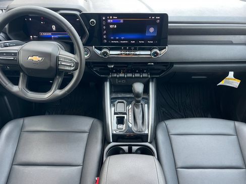 Used 2024 Chevrolet Colorado W/T RWD image 10