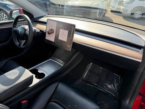 Used 2023 Tesla Model Y Long Range AWD/4WD image 17