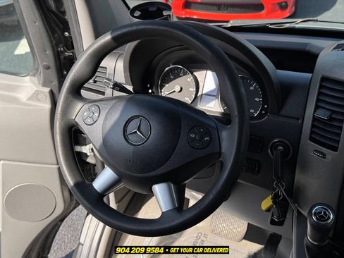 Used 2018 Mercedes-Benz Sprinter 2500 image 14