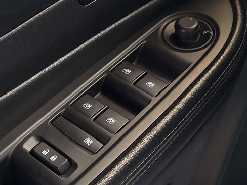 Used 2018 Buick Encore Preferred image 27