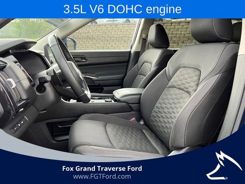 Used 2025 Nissan Pathfinder SV AWD/4WD image 3