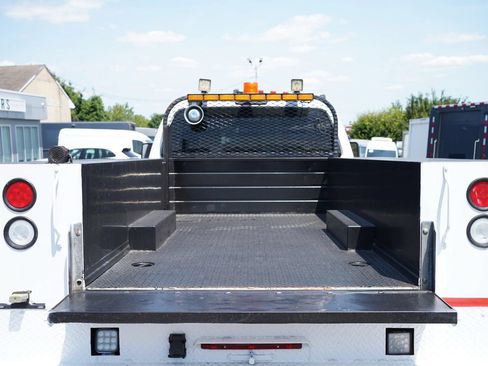 Used 2015 Ford F550 4x4 Crew Cab Super Duty image 14