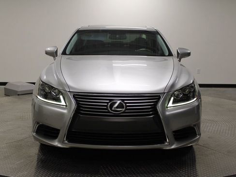 Used 2013 Lexus LS 460 AWD w/ Comfort Pkg image 11