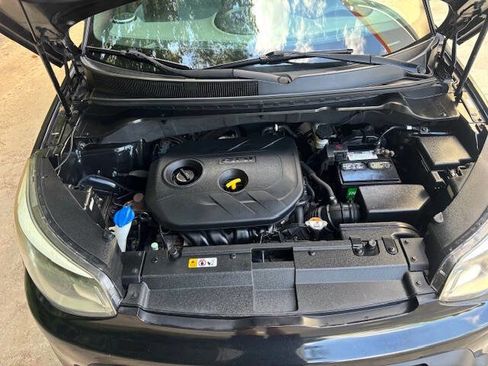 Used 2015 Kia Soul + image 12