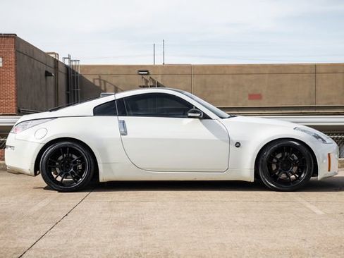 Used 2006 Nissan 350Z Coupe w/ (N93) Cargo Convenience Pkg image 14