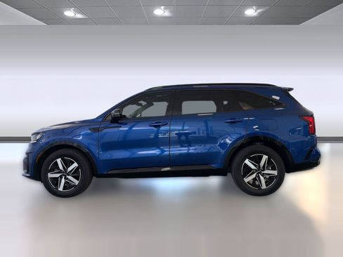 Used 2023 Kia Sorento S w/ Panoramic Sunroof Package FWD image 2