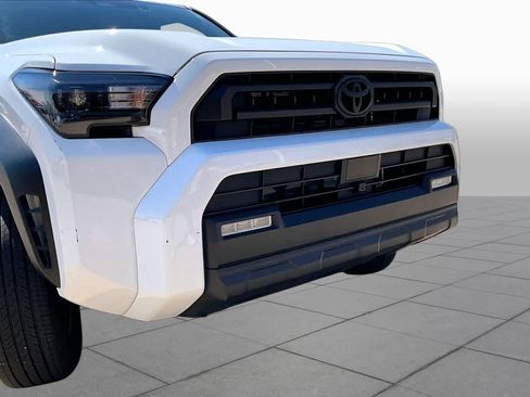 Used 2025 Toyota 4Runner SR5 AWD/4WD image 27