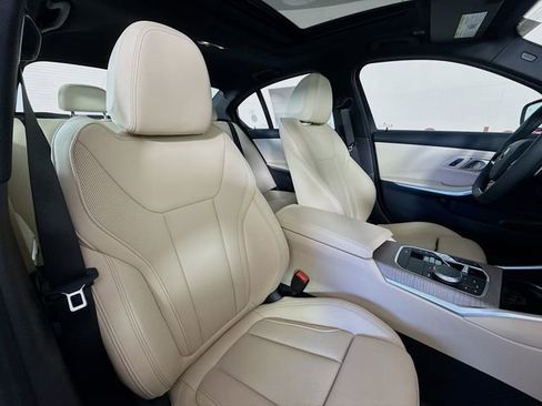 Used 2025 BMW 330i xDrive 330i xDrive w/ Premium Package image 29