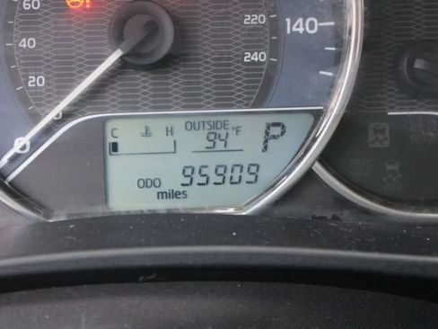 Used 2016 Toyota Corolla LE FWD image 11