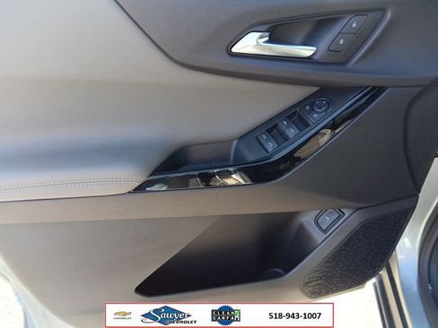 Used 2025 Chevrolet Equinox LT w/ Convenience Package II AWD/4WD image 11