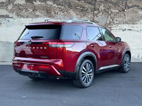 Used 2022 Nissan Pathfinder Platinum w/ Cargo Package FWD image 4