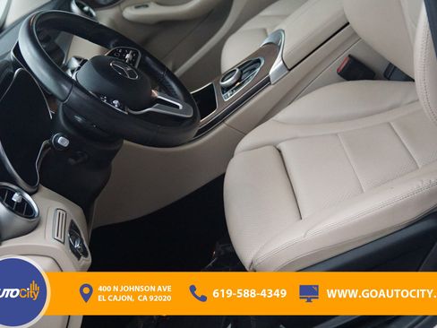 Used 2019 Mercedes-Benz C 300 Sedan image 9
