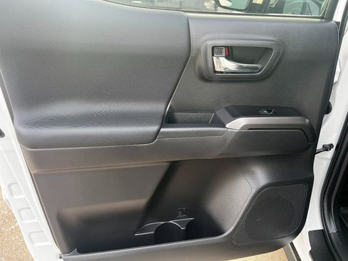 Used 2022 Toyota Tacoma TRD Sport image 21