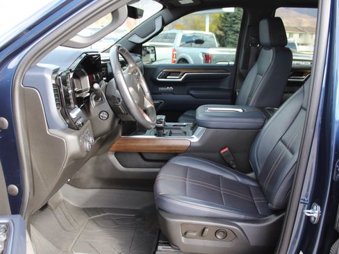 Used 2022 Chevrolet Silverado 1500 High Country w/ High Country Premium Package image 47