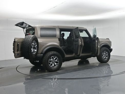 Used 2025 Ford Bronco Badlands image 5