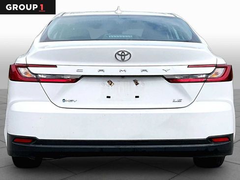 Used 2025 Toyota Camry LE FWD image 5