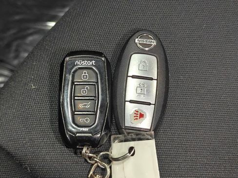 Used 2018 Nissan Pathfinder S AWD/4WD image 11