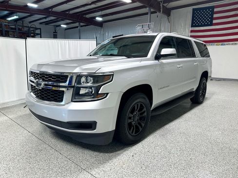 Used 2018 Chevrolet Suburban LT image 5