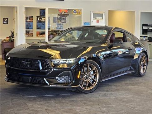 Used 2025 Ford Mustang GT Premium image 2