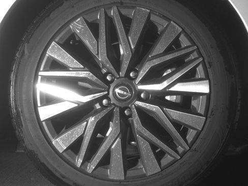 Used 2025 Nissan Altima 2.5 SV image 13