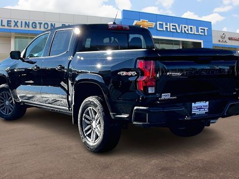 Used 2024 Chevrolet Colorado LT w/ LT Convenience Package image 2