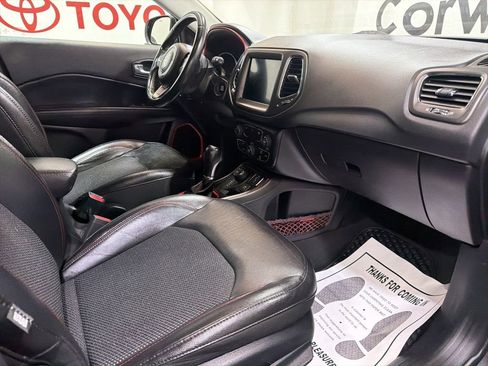 Used 2019 Jeep Compass Trailhawk image 11