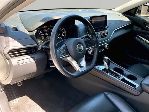 Used 2022 Nissan Altima 2.5 SR FWD image 18