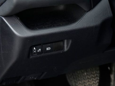 Used 2022 Toyota RAV4 LE image 25