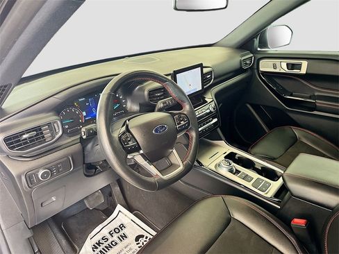 Used 2022 Ford Explorer ST-Line image 9