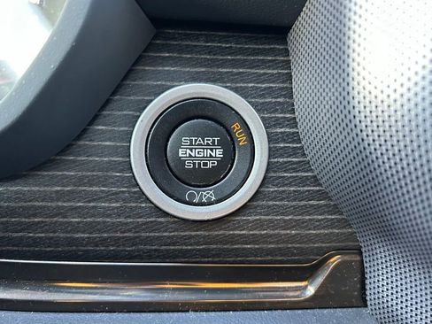 Used 2023 RAM 2500 Limited image 30