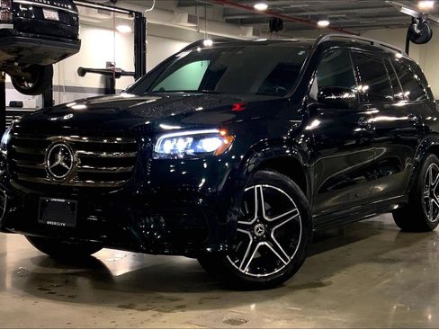 Used 2024 Mercedes-Benz GLS 450 4MATIC image 1