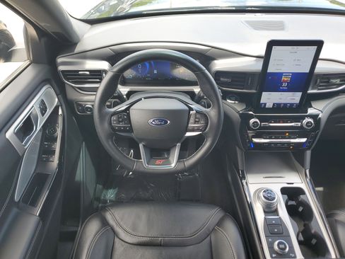 Used 2023 Ford Explorer ST w/ Equipment Group 401A AWD/4WD image 16