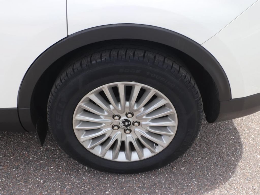 Used 2020 Lincoln Nautilus FWD image 16