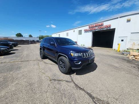 Used 2018 Jeep Grand Cherokee Laredo AWD/4WD image 6