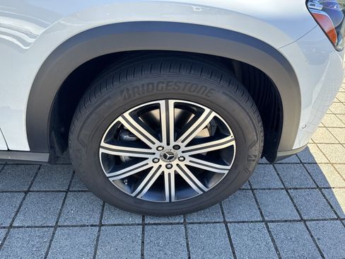 Certified 2025 Mercedes-Benz GLE 450e 4MATIC w/ Winter Package image 11