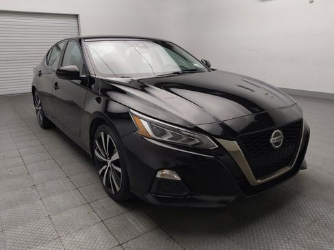 Used 2021 Nissan Altima 2.0 SR FWD image 13