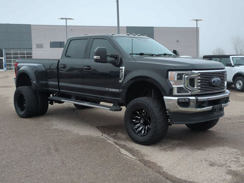 Used 2022 Ford F350 Lariat w/ Lariat Ultimate Package image 2