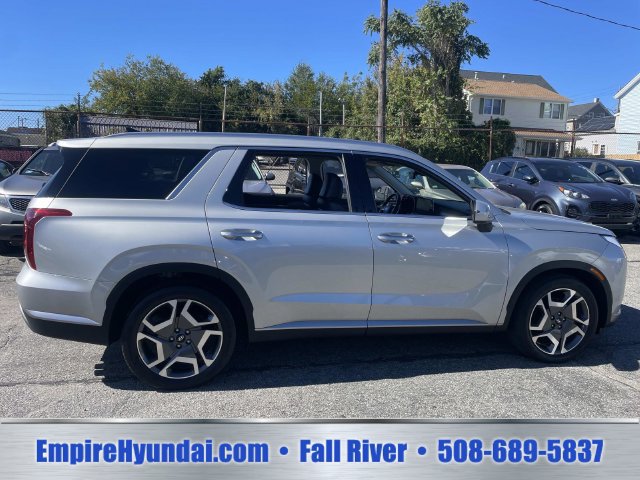 Used 2024 Hyundai Palisade SEL w/ Premium Package AWD/4WD image 3
