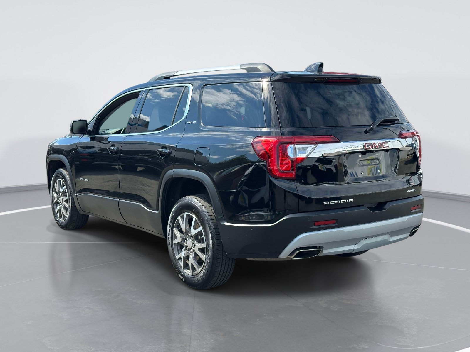 Used 2023 GMC Acadia SLE w/ Driver Convenience Package AWD/4WD image 7