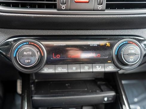 Used 2023 Kia Forte GT-Line w/ GT-Line Premium Package FWD image 28