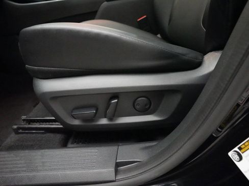 Used 2023 Nissan Rogue SV w/ SV Premium B Package AWD/4WD image 29