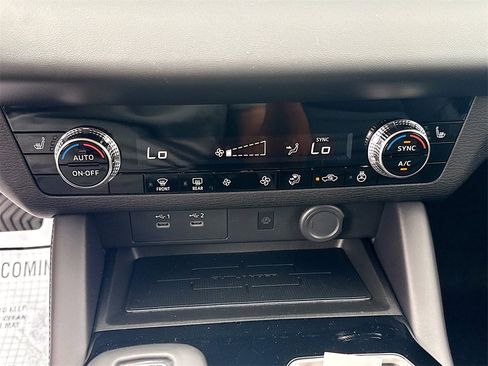 New 2026 Mitsubishi Outlander SE image 16