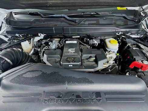 Used 2020 RAM 3500 Tradesman w/ Chrome Appearance Group image 32