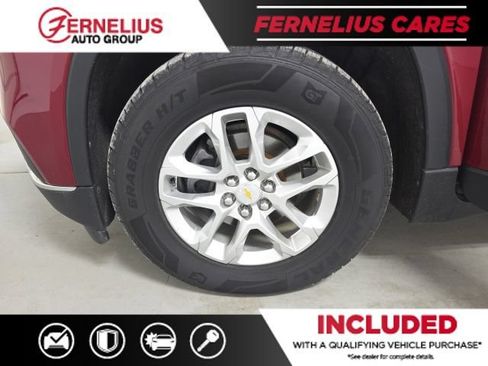 Used 2020 Chevrolet Traverse LT w/ Driver Confidence II Package AWD/4WD image 14
