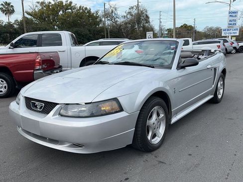 Used 2003 Ford Mustang Convertible image 4