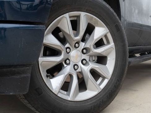 Used 2022 Chevrolet Silverado 1500 Custom image 2